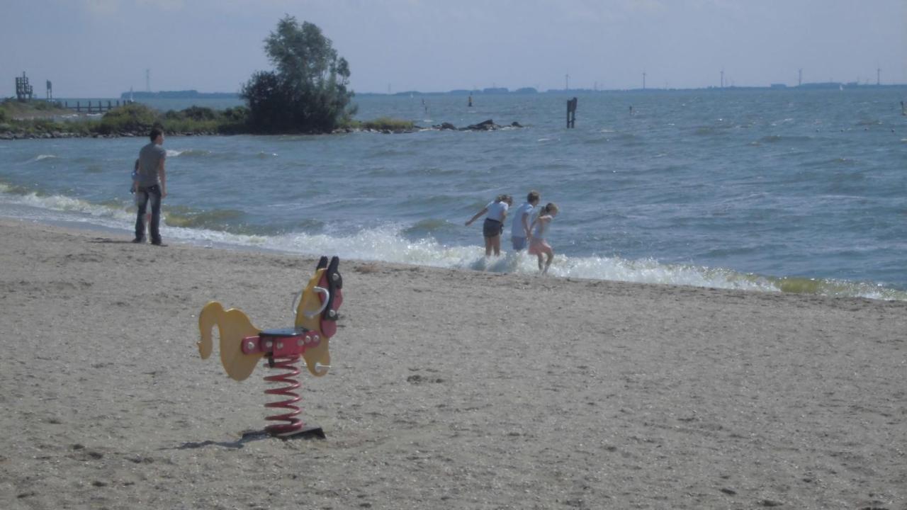 Vakantiepark T Urkerbos - Blokhutje Exteriér fotografie